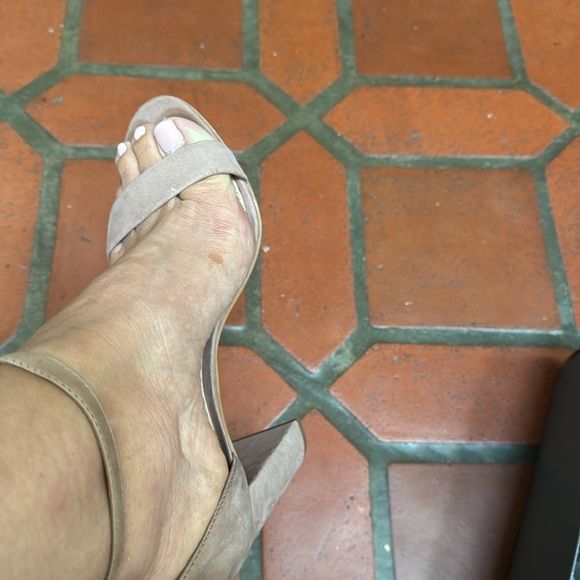 Useful sandals in great color - Picture 4 of 4